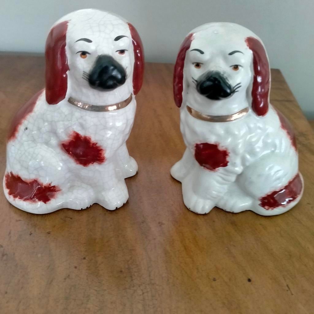 mooie Staffordshire hondjes in goeie staat, Antiek en Kunst, Ophalen