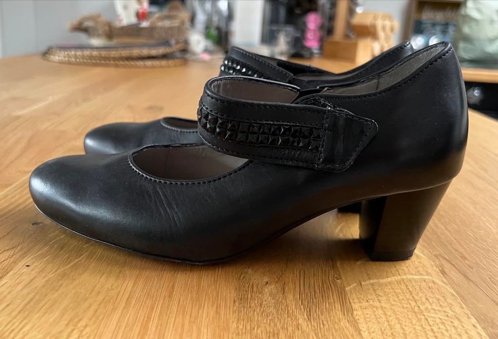 Chaussures noires bride p.36, Vêtements | Femmes, Chaussures, Luftpolster, Porté, Chaussures basses, Noir