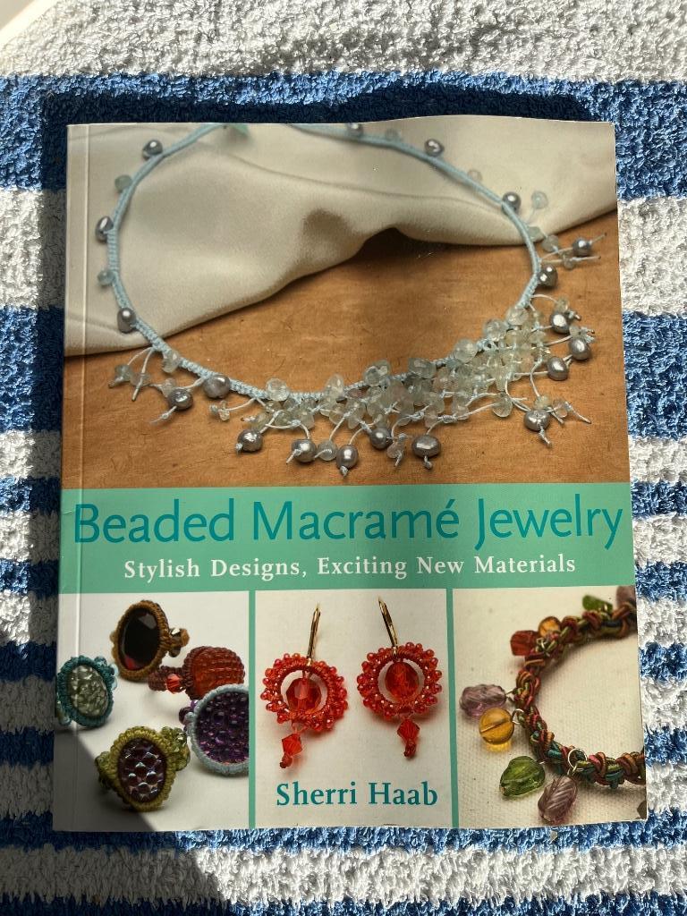 Beaded Macramé Jewelry, Hobby en Vrije tijd, Ophalen of Verzenden, Zo goed als nieuw, Overige typen