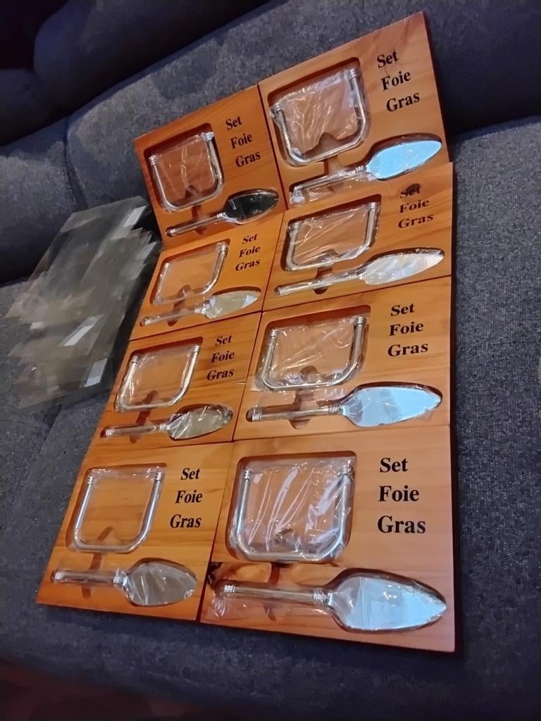 8 sets pour servir du foie (faux) gras, du pâté ou des froma, Enlèvement ou Envoi, Neuf, Bois