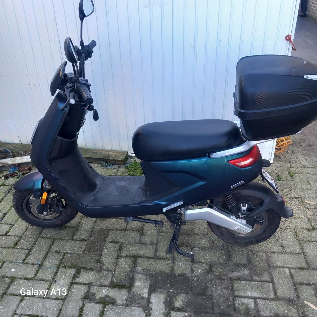 Klasse B scooter Electrisch, Ophalen