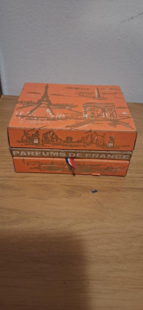Coffret de 11 échantillons Parfums de France, Collections, Enlèvement ou Envoi, Neuf, Miniature
