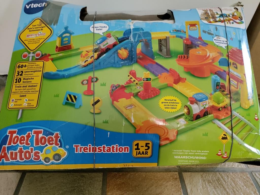 Toet toet auto's: Treinstation, Kinderen en Baby's, Ophalen, Zo goed als nieuw