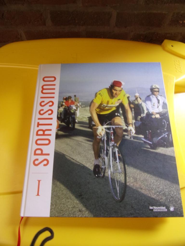 SPORTISSIMO I 100 jaar NIEUWSBLAD/SPORTWERELD, Ophalen of Verzenden, Zo goed als nieuw