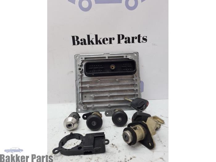 Slotenset Cilinder (compleet) van een Ford KA, Gebruikt, -, -, Ford