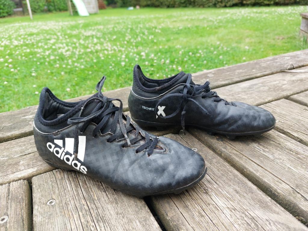 Voetbalschoenen Adidas maat 35, Sport en Fitness, Ophalen, Gebruikt, Schoenen