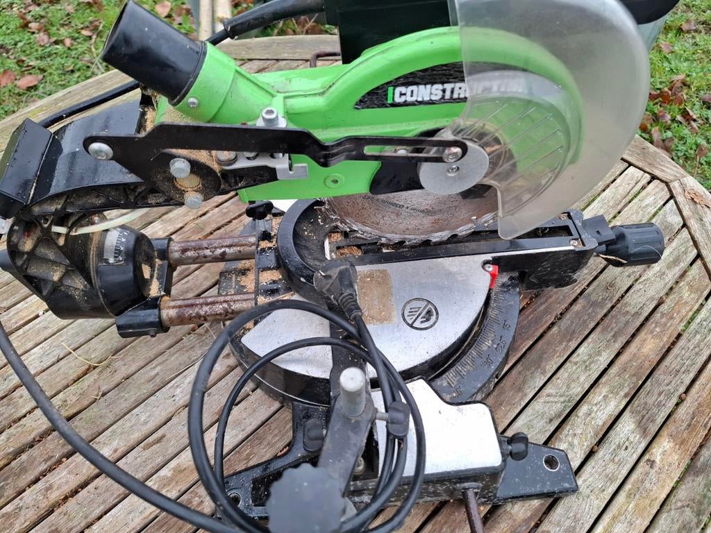 Saw Constructor, Enlèvement