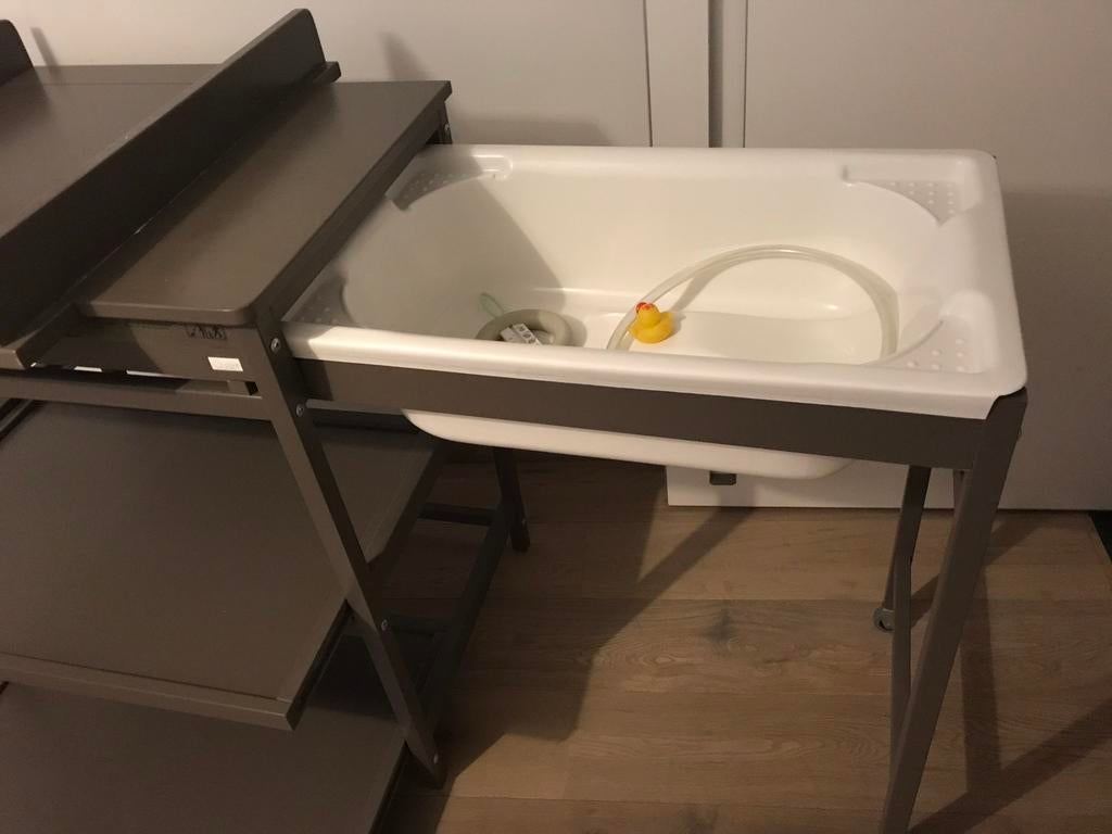 Luiertafel met badje, Ophalen, Zo goed als nieuw, Badje