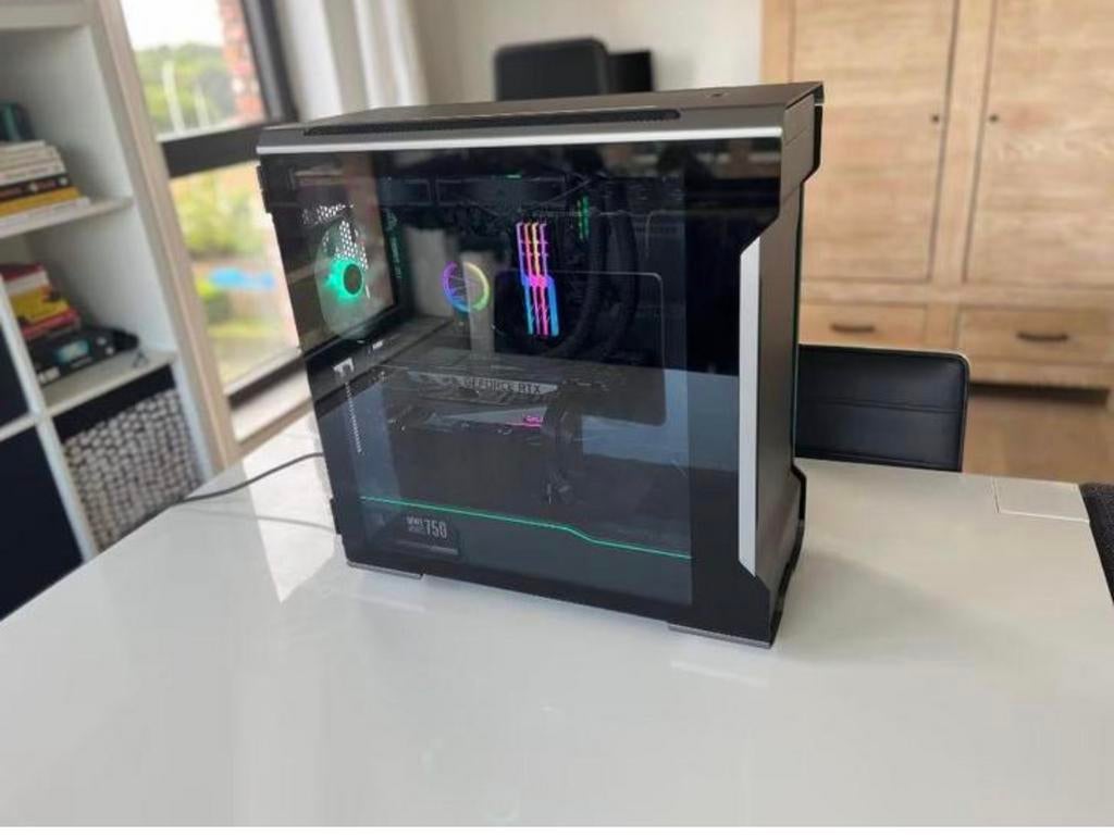 Boitier phanteks + watercooling aorus, Computers en Software, Ophalen of Verzenden, Zo goed als nieuw