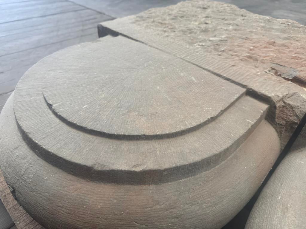 Oude arduinen consoles, ornamenten in blauwsteen, Tuin en Terras, Ophalen, Gebruikt
