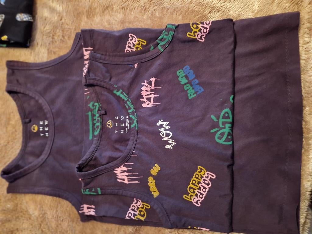 2 singlets the new maat 134-140, Ophalen