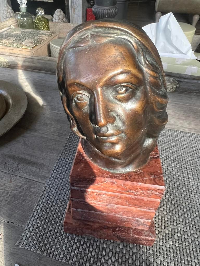 Antiek bronzenbeeld op marmer voet, Enlèvement ou Envoi