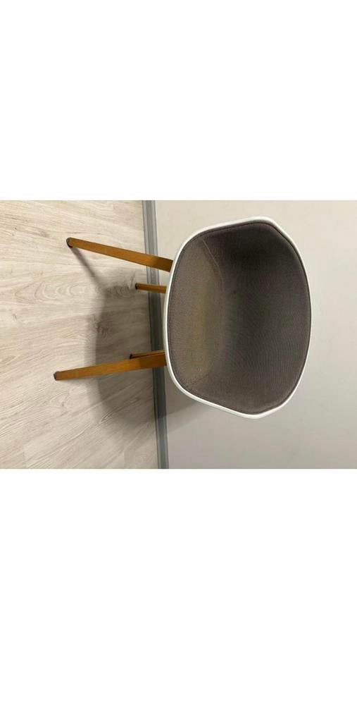 Veritable chaise scandinave de marque HAY, Ophalen, Zo goed als nieuw, Vijf, Zes of meer stoelen, Stof