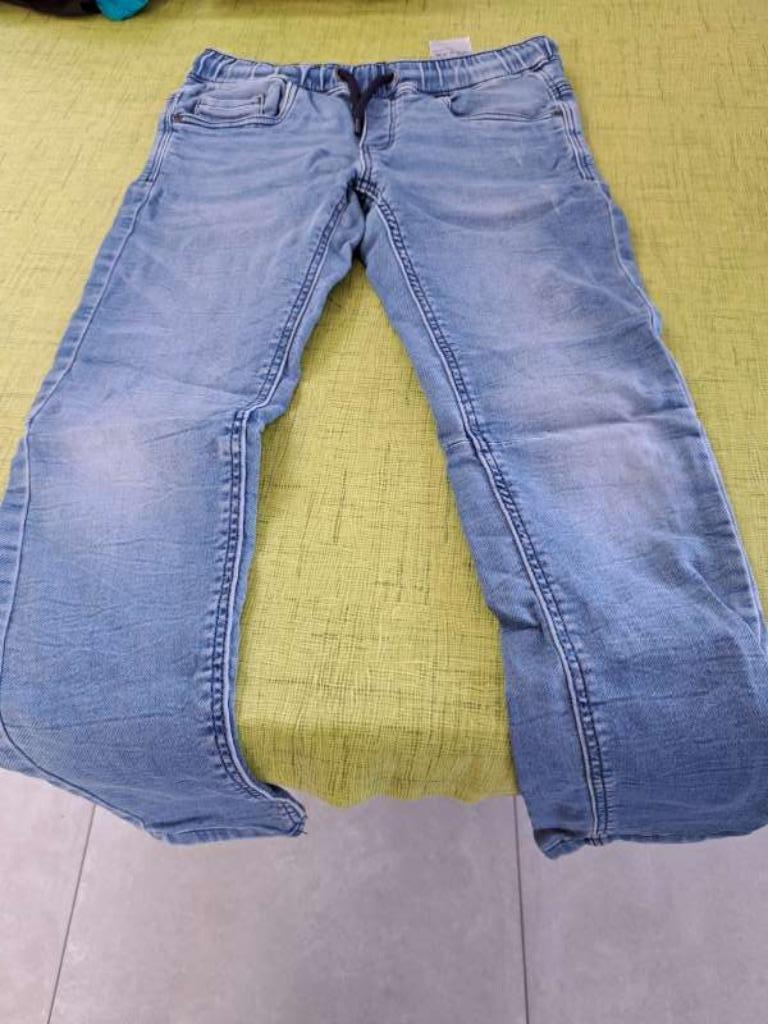 Jeans broek maat 140 & 146, Kinderen en Baby's, Kinderkleding | Maat 140, Broek, C&A, Ophalen of Verzenden, Zo goed als nieuw