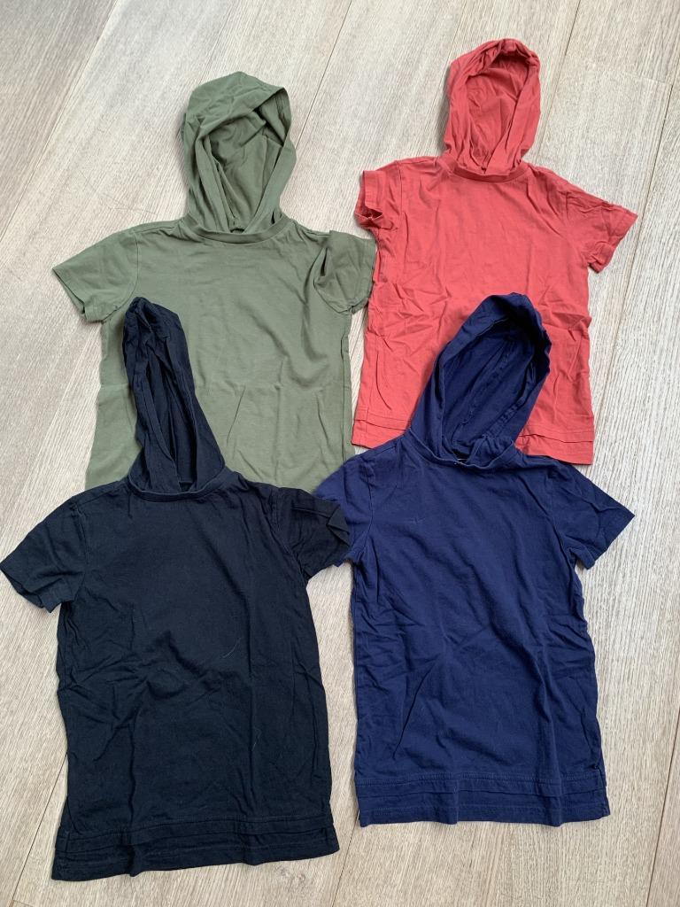 Nieuw: 4-pack t-shirts met kap van FRIBOO maat 122/128, Kinderen en Baby's, Ophalen, Nieuw, Friboo, Shirt of Longsleeve