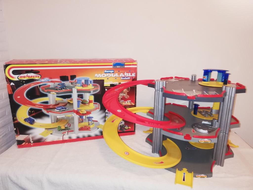 Majorette parkeergarage, Ophalen of Verzenden, Zo goed als nieuw