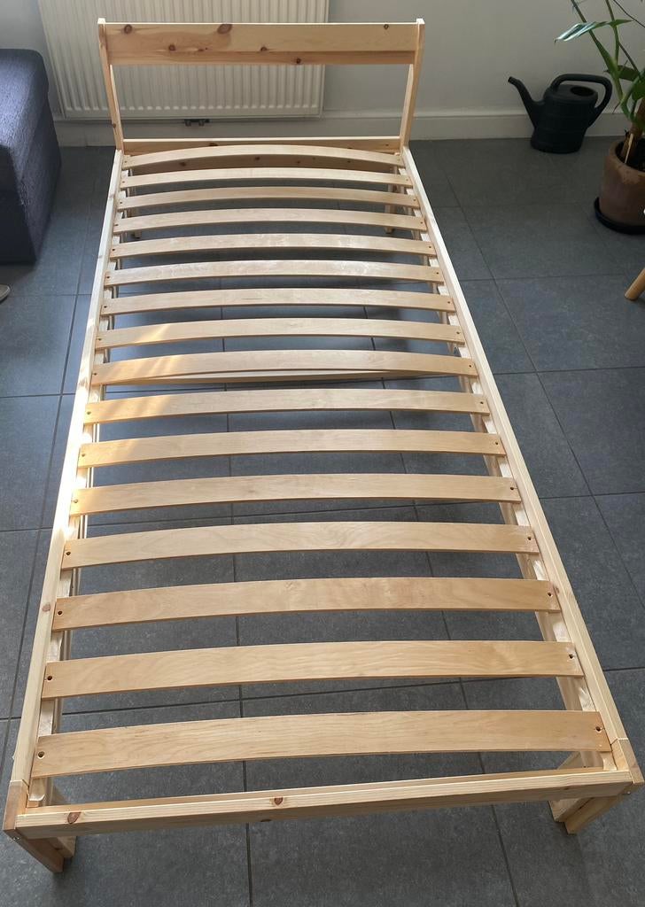 IKEA NEIDEN bedframe met lattenbodem - bed - 90x200 - grenen, Enlèvement, Comme neuf