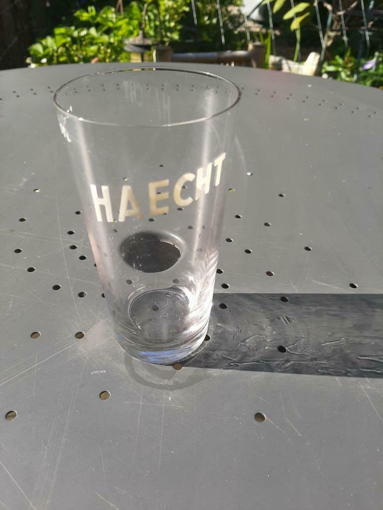 Oud bierglas HAECHT 33 cl, mini chipje af bovenaan zie foto, Ophalen of Verzenden, Gebruikt