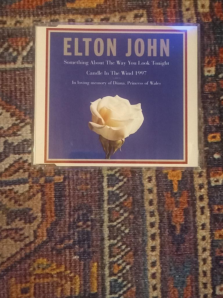 7 Singles (Cd's) van Elton John, Cd's en Dvd's, Cd Singles, 6 singles of meer, Ophalen of Verzenden, Zo goed als nieuw, Rock en Metal