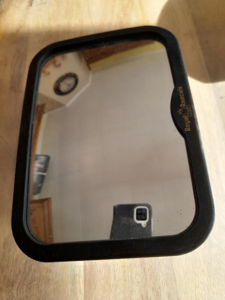 Miroir auto pour surveillance enfant, Enlèvement