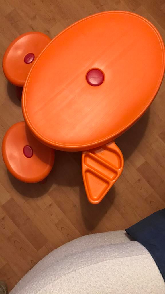 Table Ecoiffier avec bac de rangement + 2 tabourets, Comme neuf