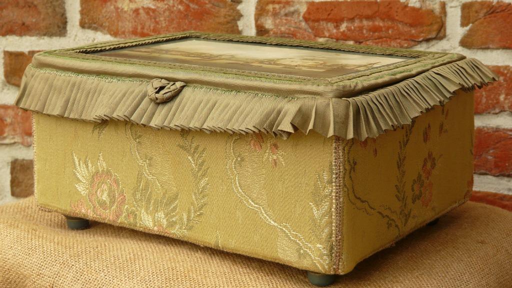 opbergdoos met textielbekleding en havengezicht op deksel, Ophalen of Verzenden, Zo goed als nieuw