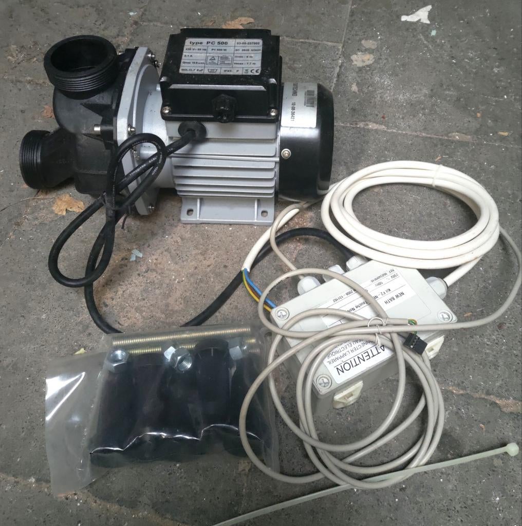 Pompe de spa PC500, Maison & Meubles, Salle de bain | Meubles de Salle de bain, Enlèvement