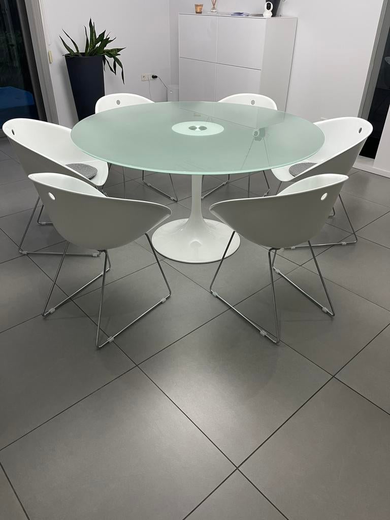 Chaise design et table tulipe, Enlèvement, Comme neuf