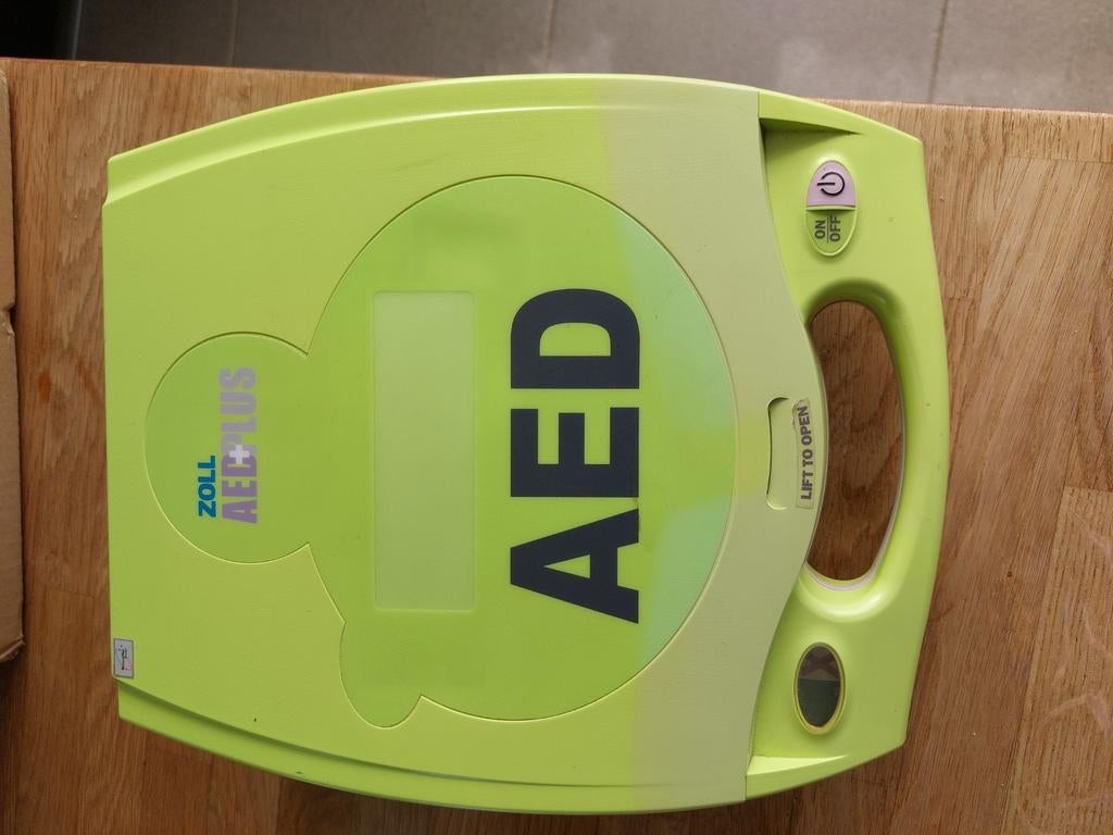 defibrillator aed zoll plus, Elektronische apparatuur, Overige elektronische apparatuur, Zo goed als nieuw, Ophalen of Verzenden