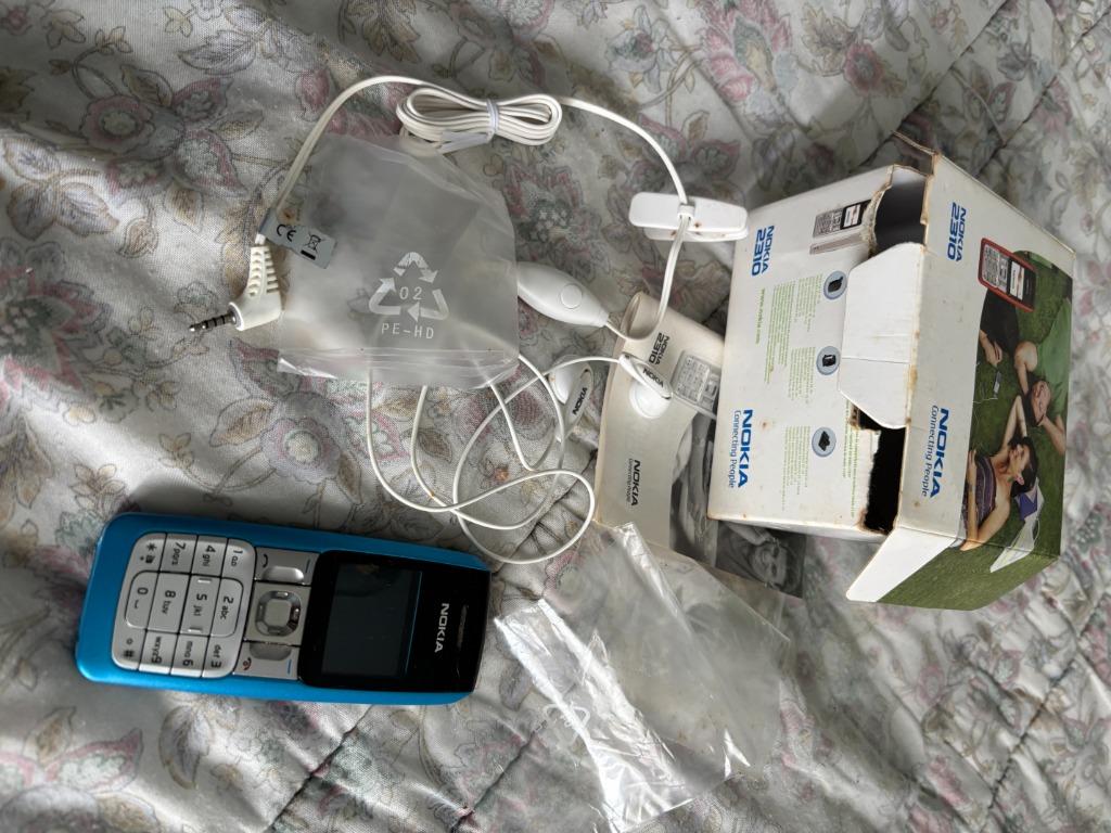 Nokia 2310 gsm - met adapter, Télécoms, Classique ou Candybar, Clavier physique, Enlèvement, Utilisé