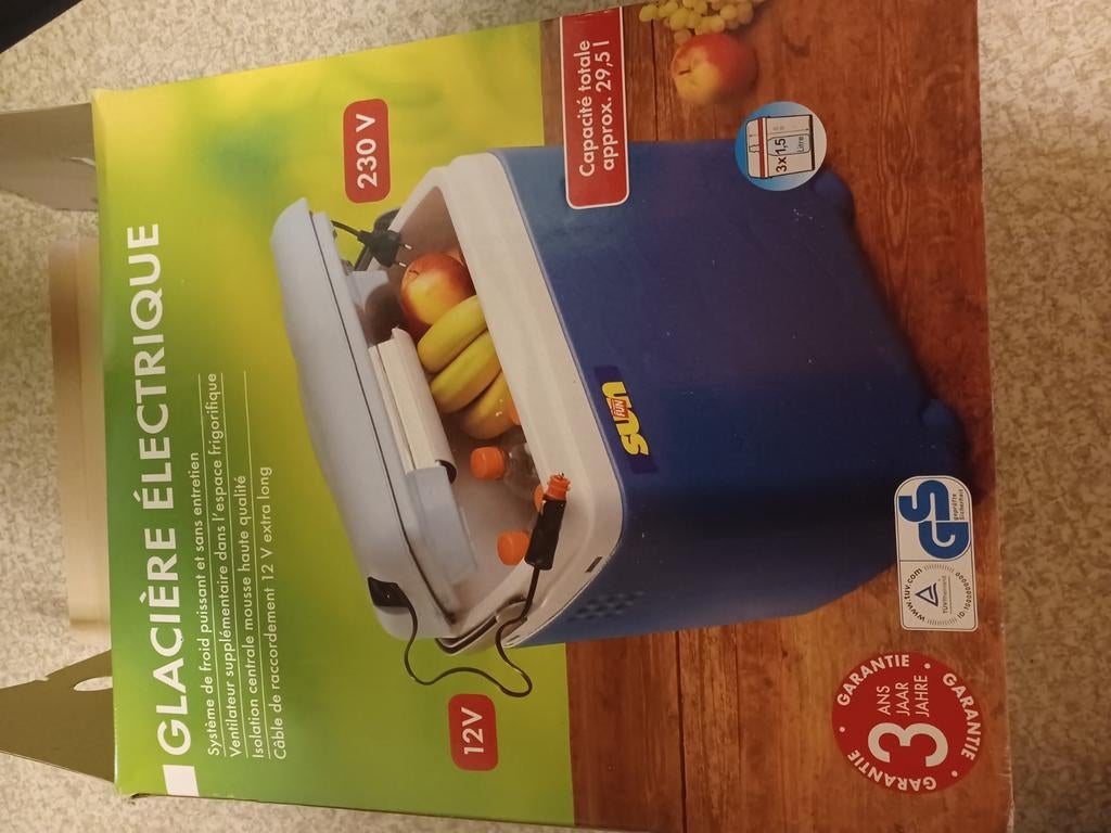 Koelbox voor 12volt en 220 volt, Ophalen, Koelbox