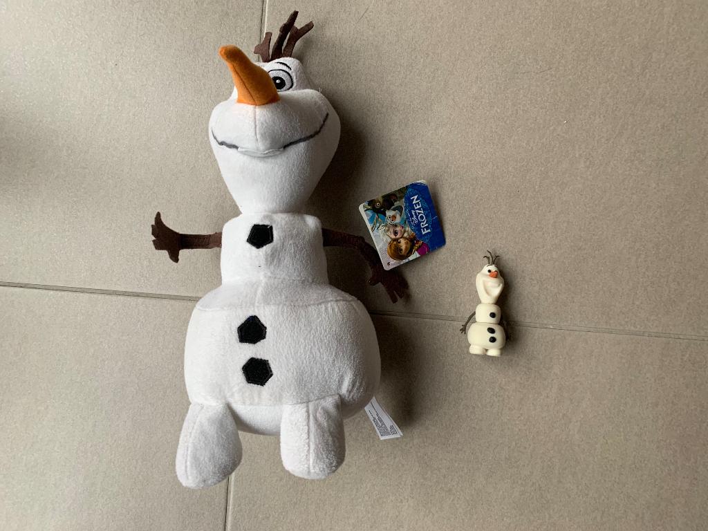 Klein plastieken Frozen Olaf. Origineel., Ophalen of Verzenden, Overige figuren, Nieuw, Beeldje of Figuurtje