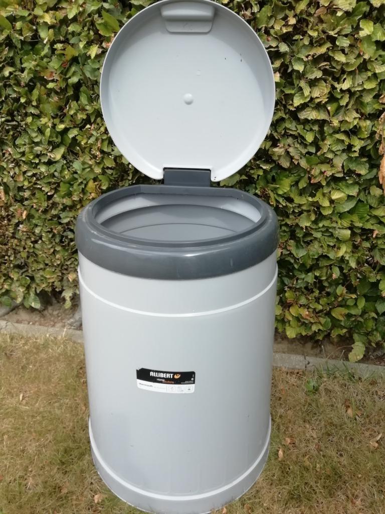 Porte-sac à ordures Allibert : 2 pièces, Enlèvement