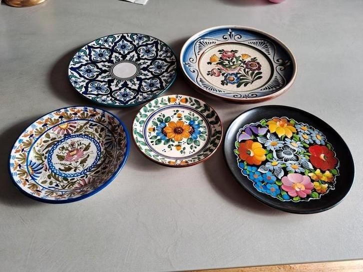 Assiettes décoratives, Enlèvement