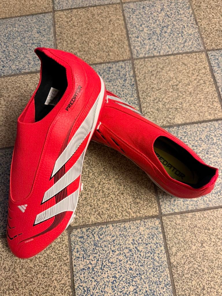 Voetbal schoenen, Ophalen, Zo goed als nieuw, Schoenen