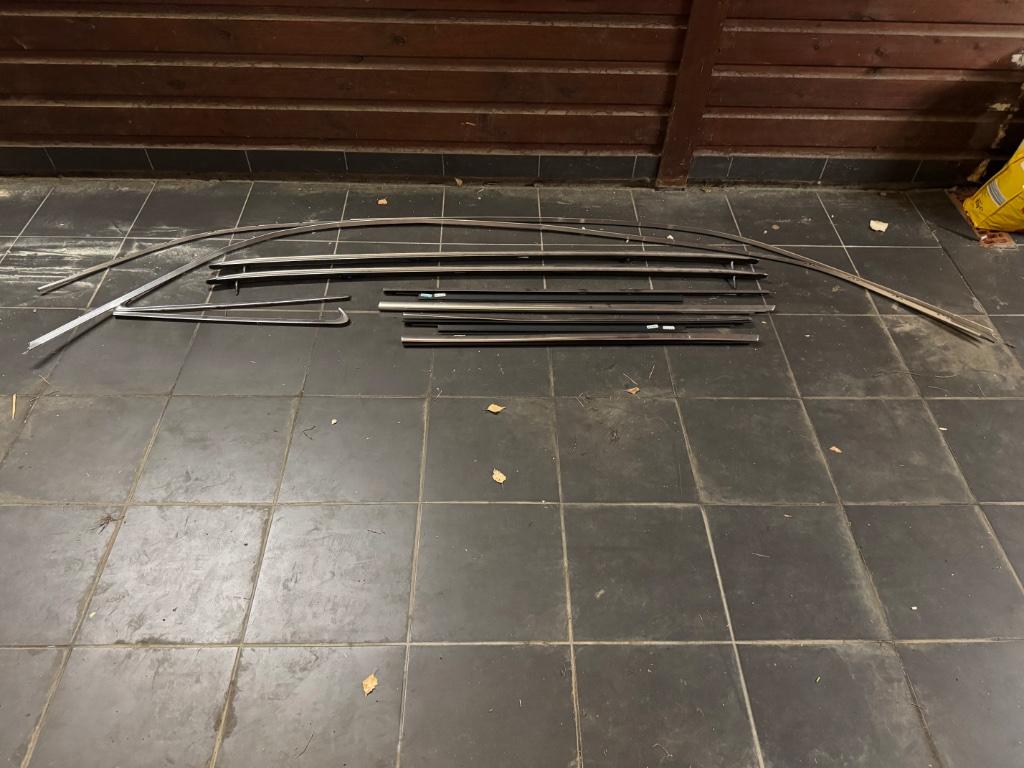 Audi b8.5 avant Chrome raamomlijsting+dakrails, Ophalen, Gebruikt, Audi