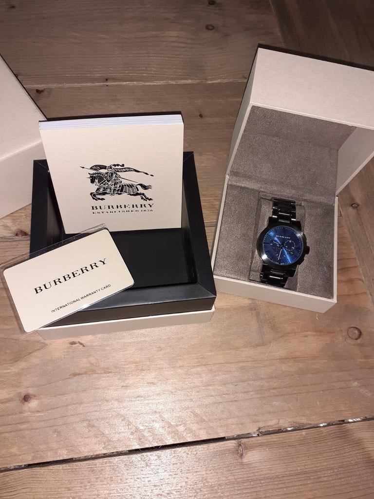 Burberry Black edition, Handtassen en Accessoires, Overige merken, Staal, Staal, Polshorloge