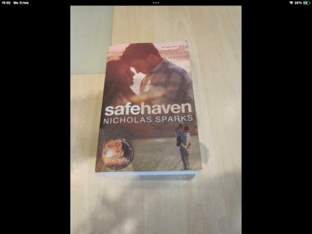 boek safe haven ( nicholas sparks), Ophalen of Verzenden, Zo goed als nieuw