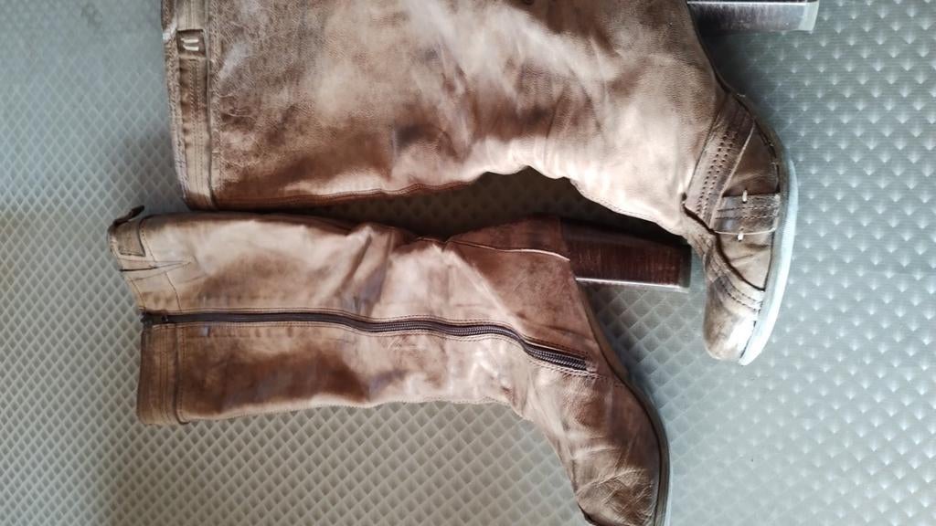 Laarzen maat 41 Laura en co, Kleding | Dames, Schoenen, Ophalen, Zo goed als nieuw