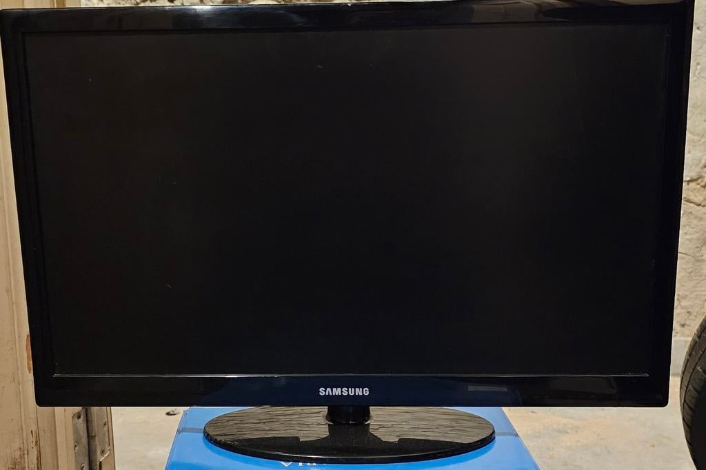 Petite télévision où écran pour pc ou jeux 24", Enlèvement, Utilisé