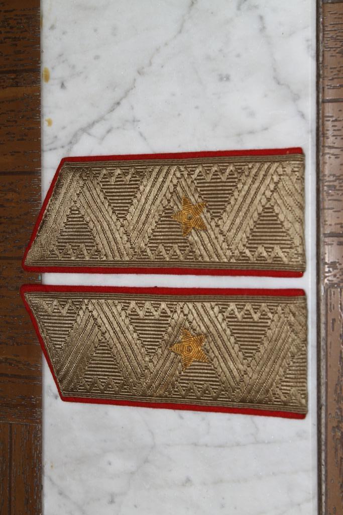 paar originele schouderstukken USSR generaal soviet unie, Verzamelen, Militaria | Algemeen, Verzenden, Landmacht