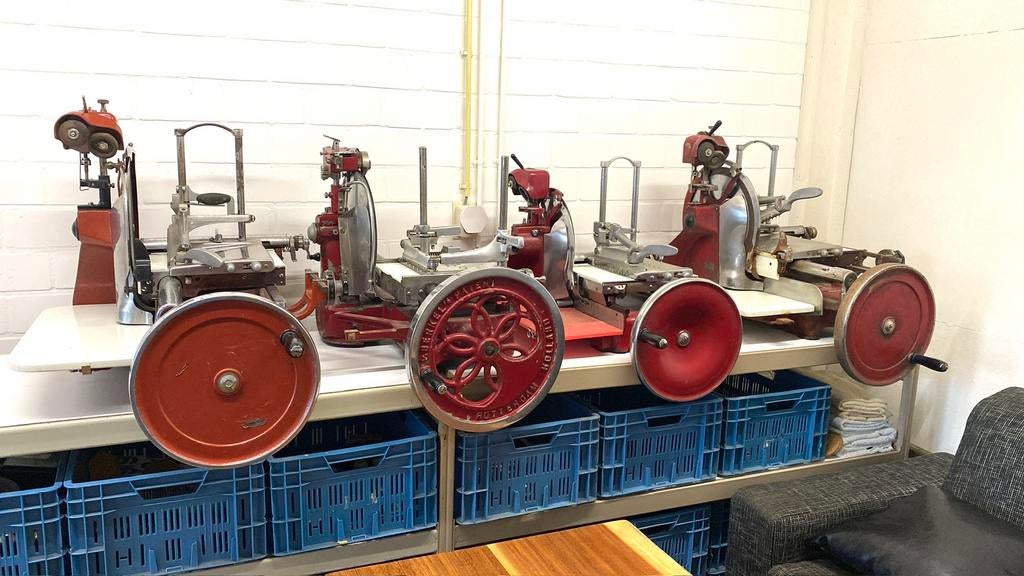 GEVRAAGD OUDE BERKEL SNIJMACHINE VLEESSNIJMACHINE HANDWIEL, Enlèvement