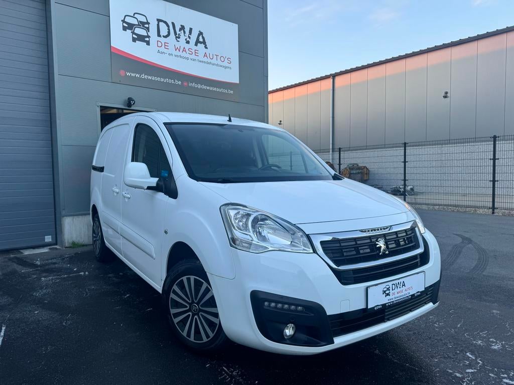 Peugeot Partner 1.6HDi | 2018 | 44300 km | Diesel | Automaat, Stof, USB, Wit, 1595 cc