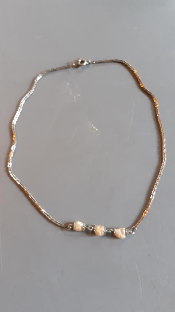 Collier ras de cou d'enfant  3 petites perles, Enlèvement ou Envoi, Utilisé, Argent, Argent