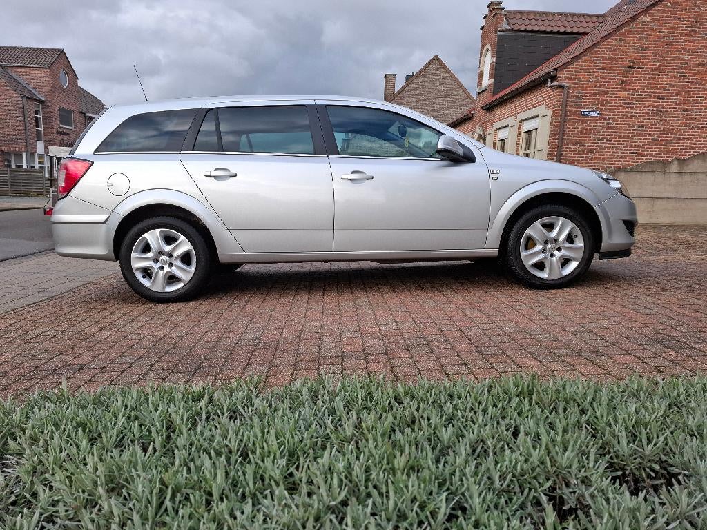 Opel Astra, 1473 kg, Argent ou Gris, Achat, Rétroviseurs électriques