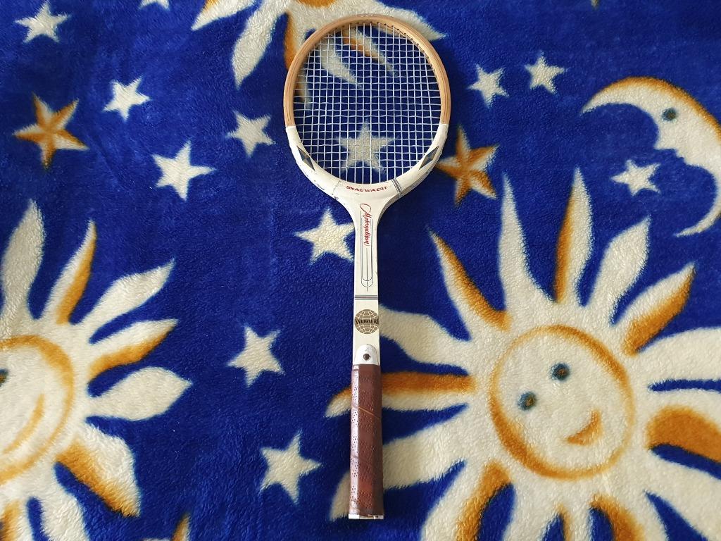 Oud vintage tennisracket uit de jaren 80 Snauwaert, Sport en Fitness, Ophalen of Verzenden, Zo goed als nieuw, Racket