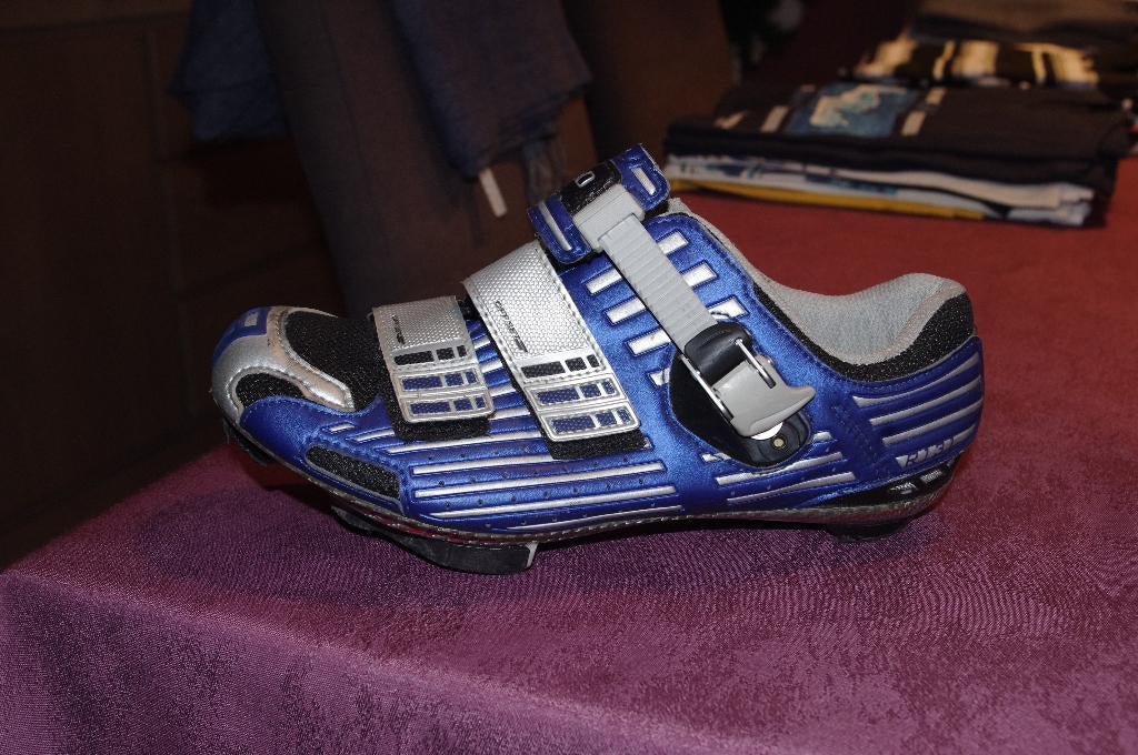 fietshelm plus schoenen en zadel, Ophalen of Verzenden, Zo goed als nieuw, Heer