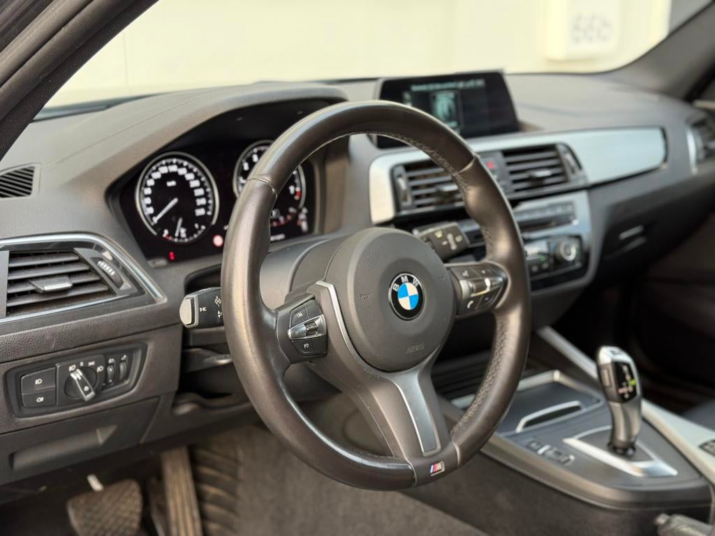BMW 118i automaat - Leder - Shadow Line - Navi, Euro 6, Entreprise, Entretenue par le concessionnaire, Noir