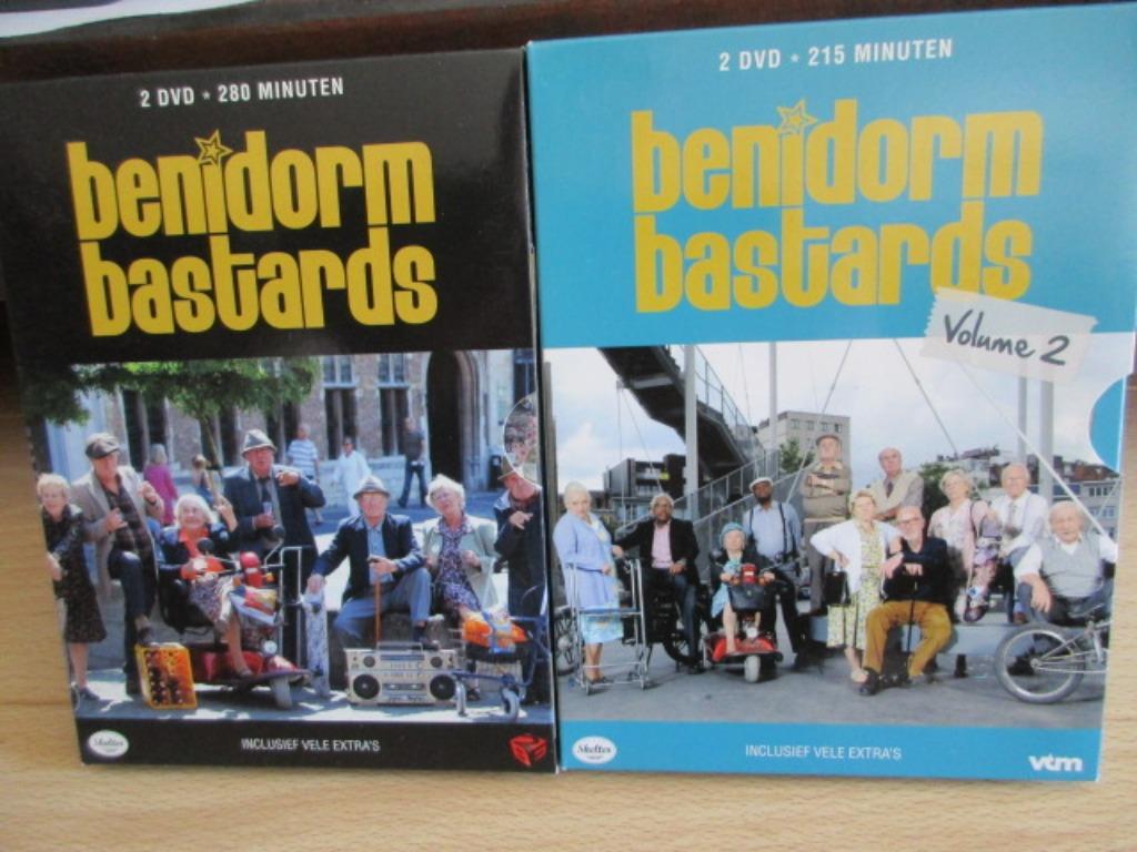 DVD Benidorm Bastards - volume 1 en 2  / (4dvd's), Vanaf 12 jaar, Ophalen of Verzenden, Zo goed als nieuw, Komedie
