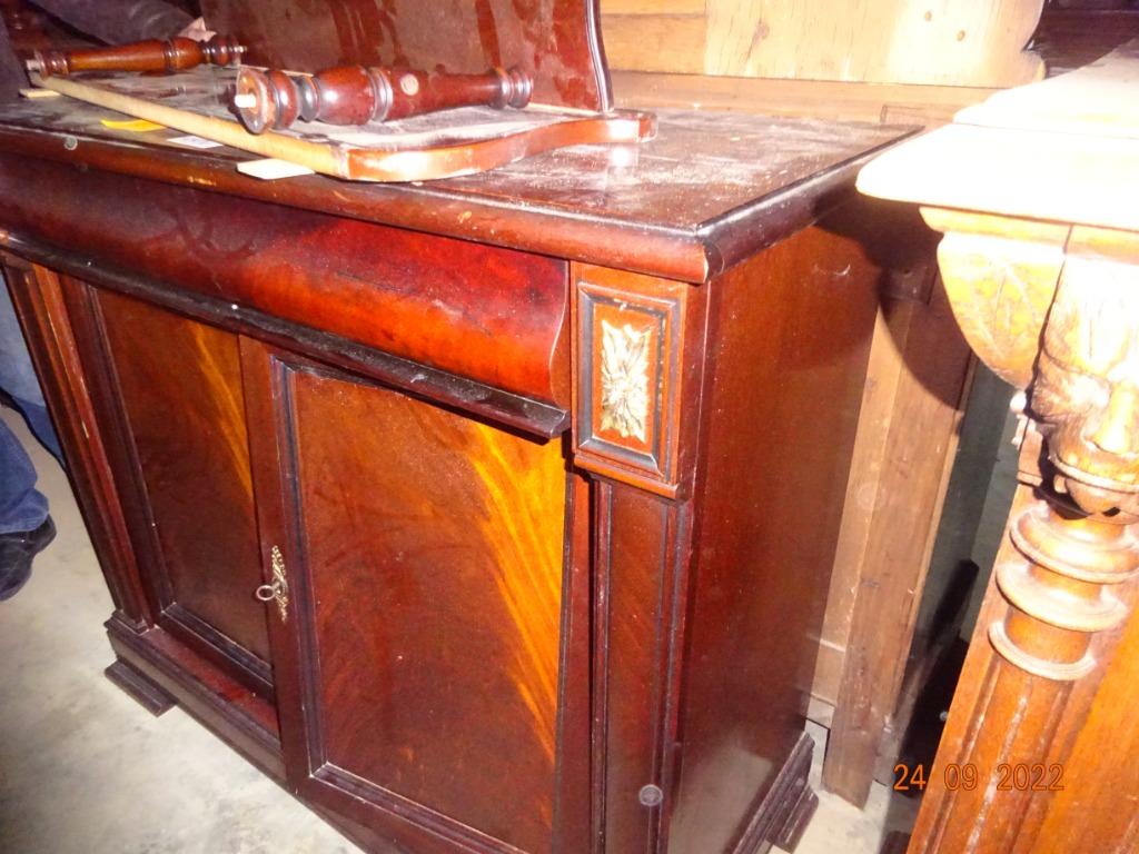 MACHONIEHOUTEN KAST MET OPZET, Ophalen of Verzenden